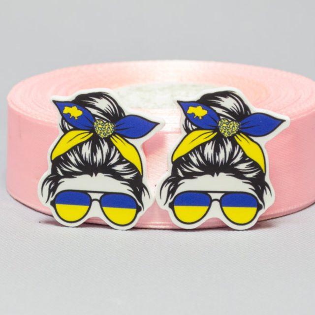 Кабошон Серединка Украинка в очках