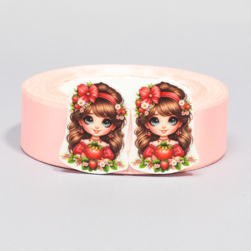 Кабошон Серединка Девочка с клубникой
