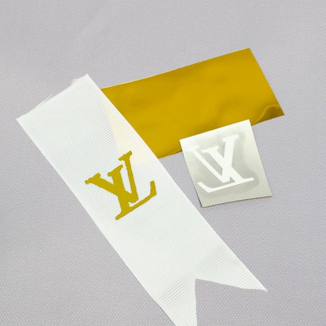 ТермоНаклейки ЗОЛОТО Знак Луи Витон за 2 шт